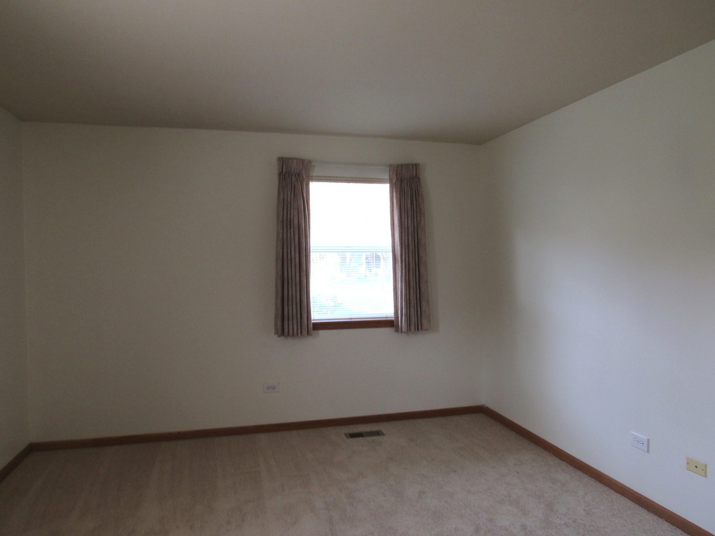 28 ASHBURN Court #Z1, Schaumburg, IL 60193