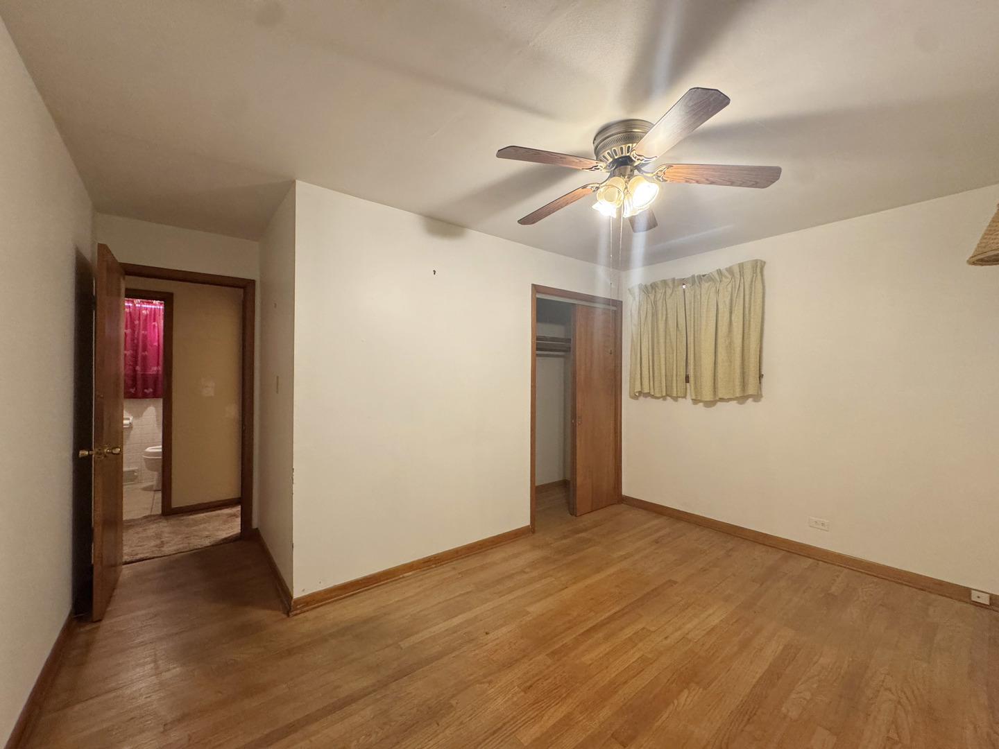 112 S Iowa Avenue, Addison, IL 60101