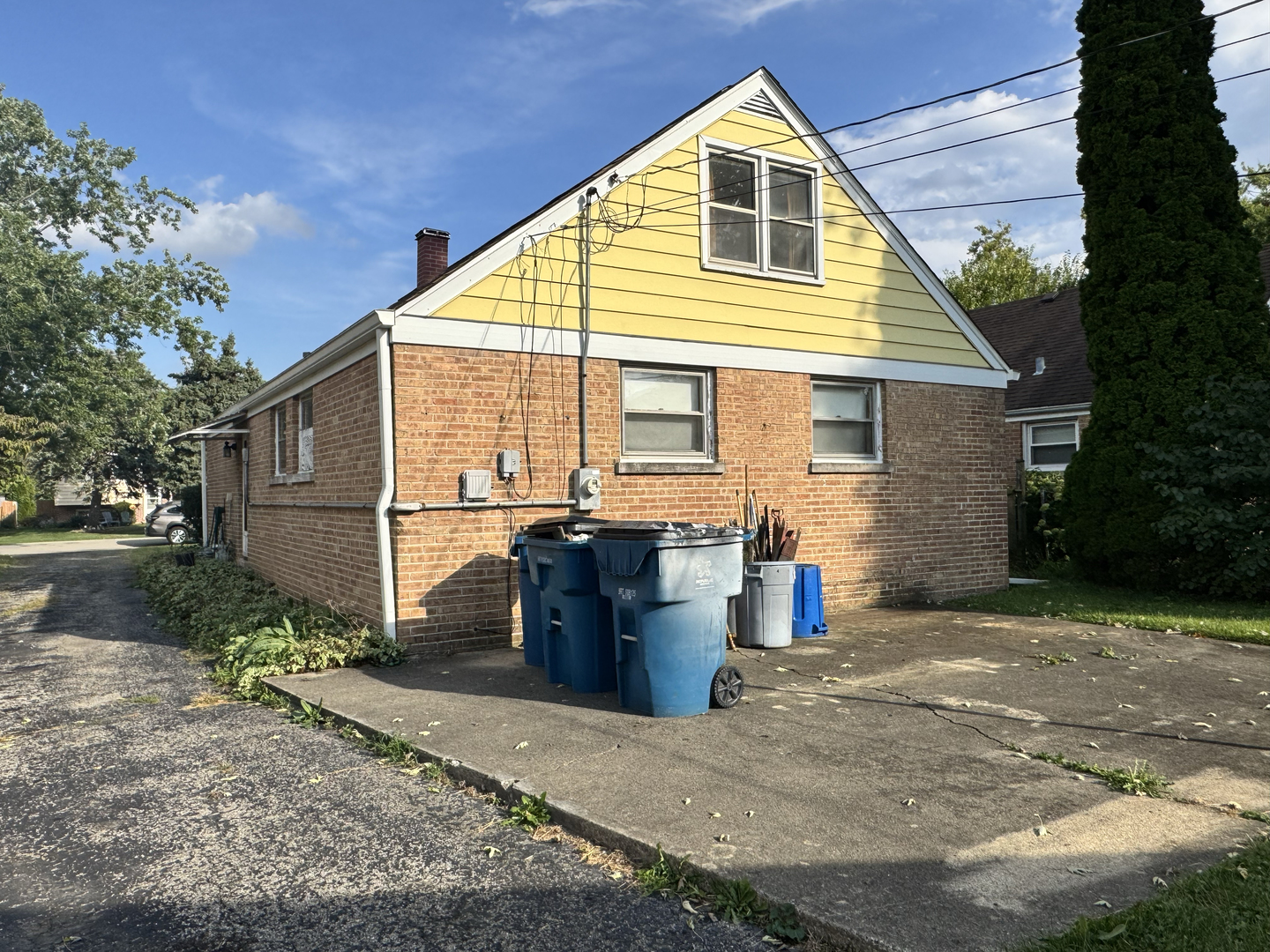 112 S Iowa Avenue, Addison, IL 60101