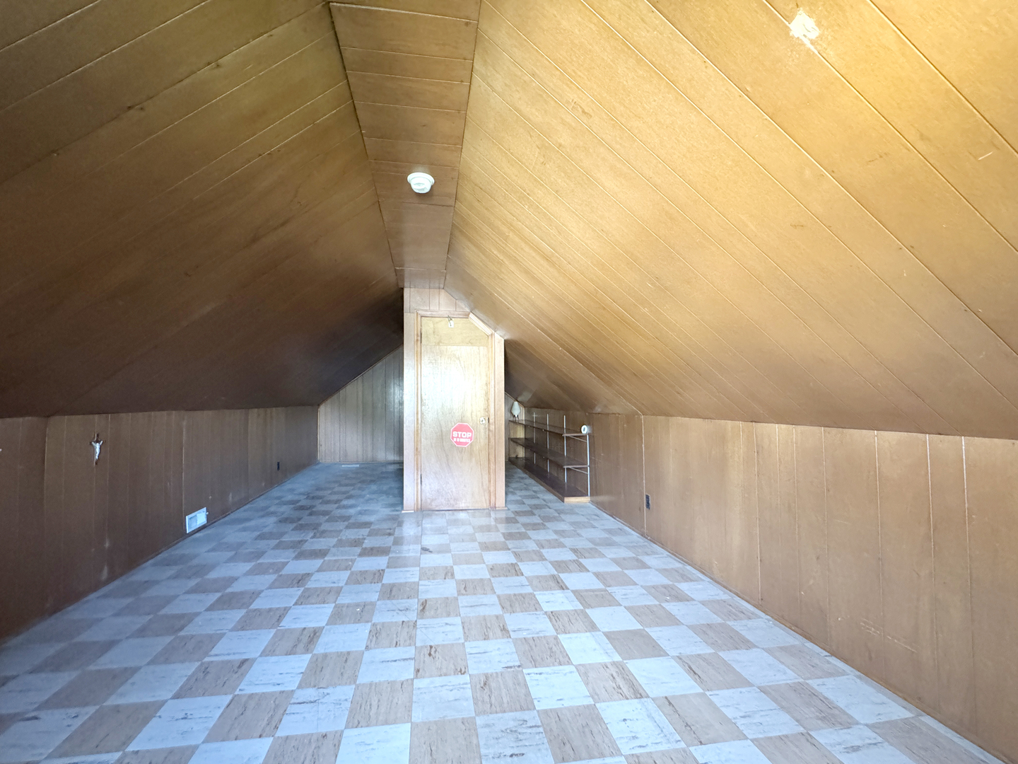 112 S Iowa Avenue, Addison, IL 60101