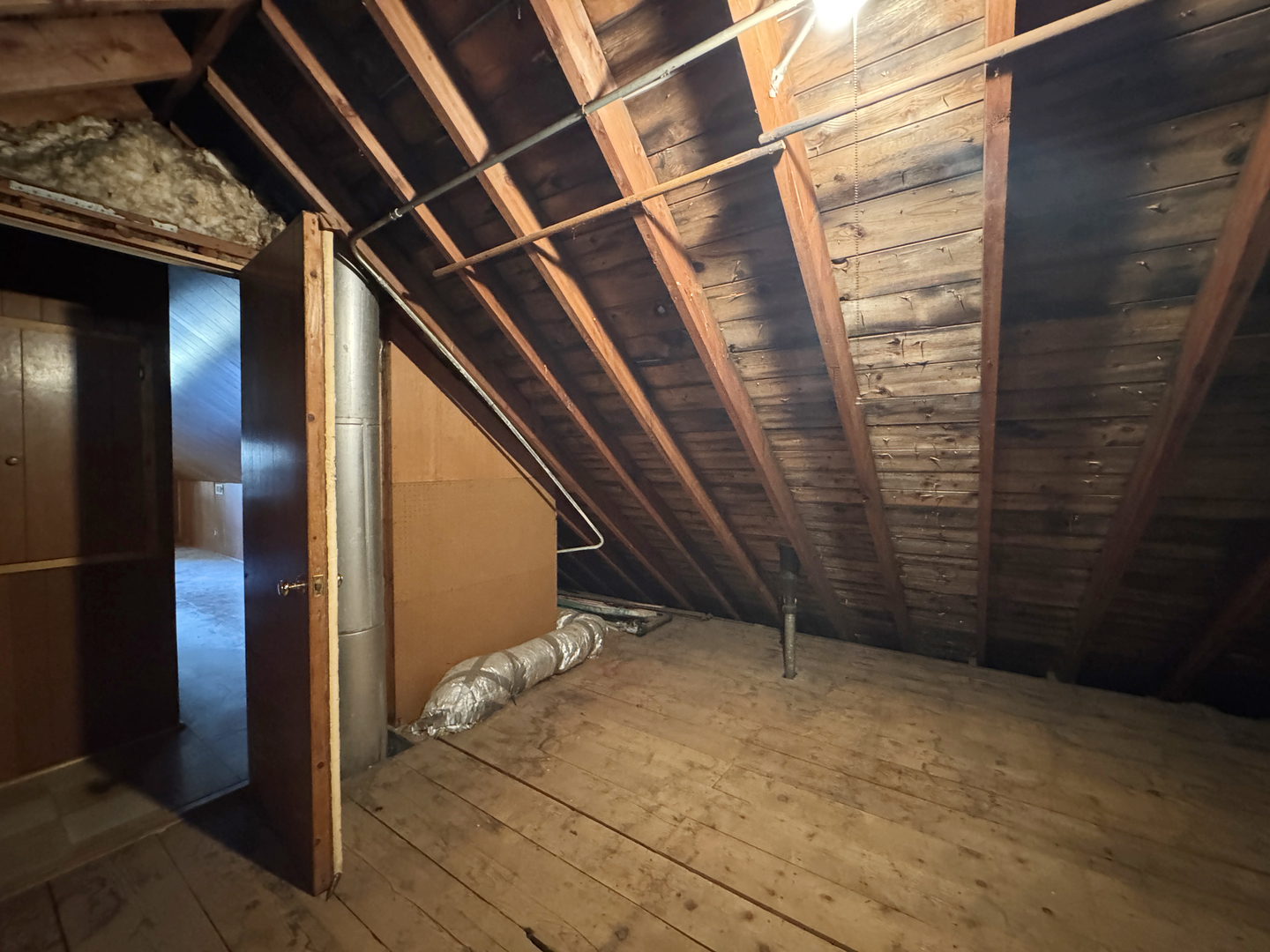 112 S Iowa Avenue, Addison, IL 60101