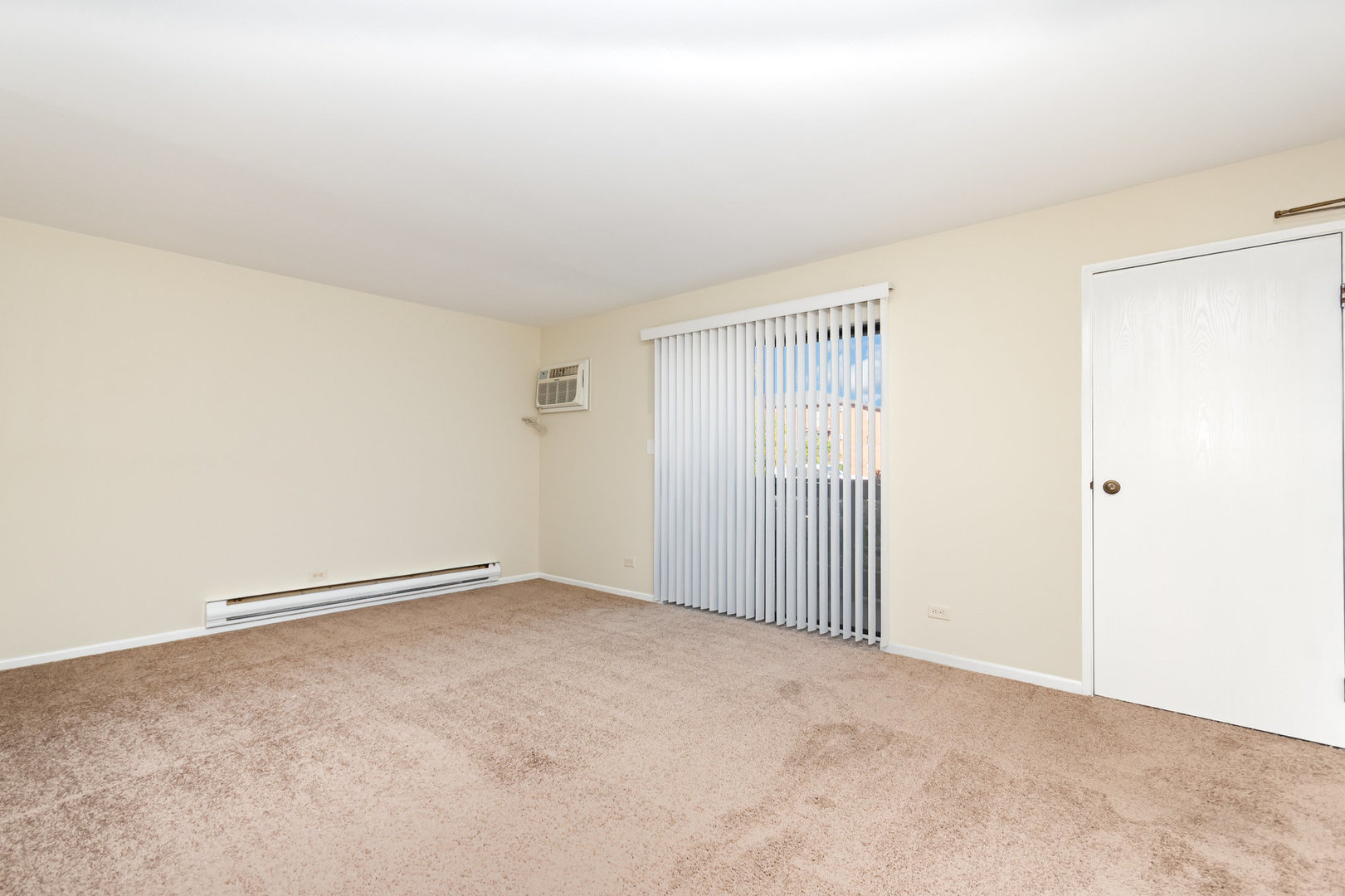 1002 Spruce Street #1B, Glendale Heights, IL 60139