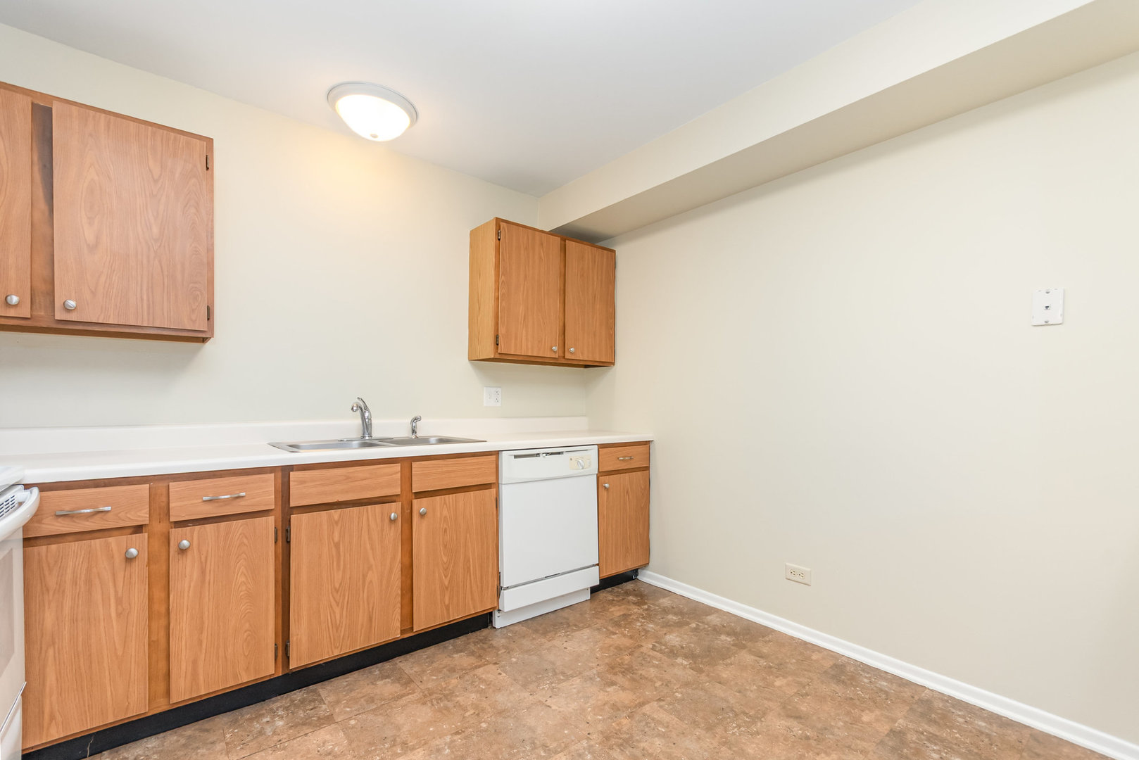 1002 Spruce Street #1B, Glendale Heights, IL 60139