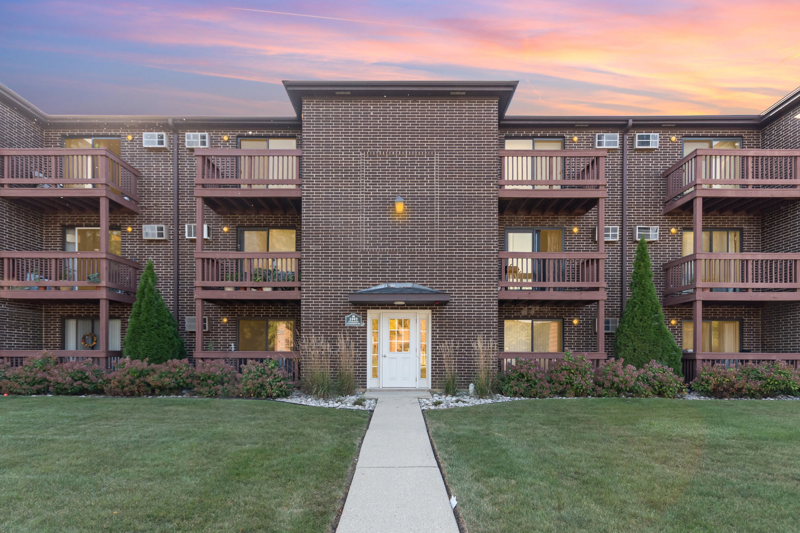 1002 Spruce Street #1B, Glendale Heights, IL 60139