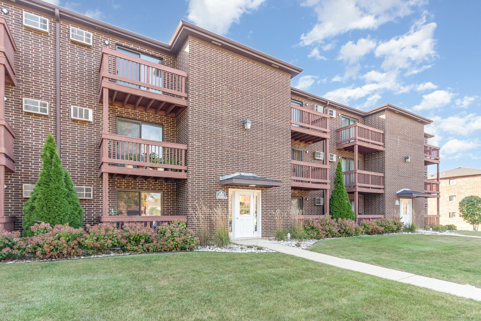 1002 Spruce Street #1B, Glendale Heights, IL 60139