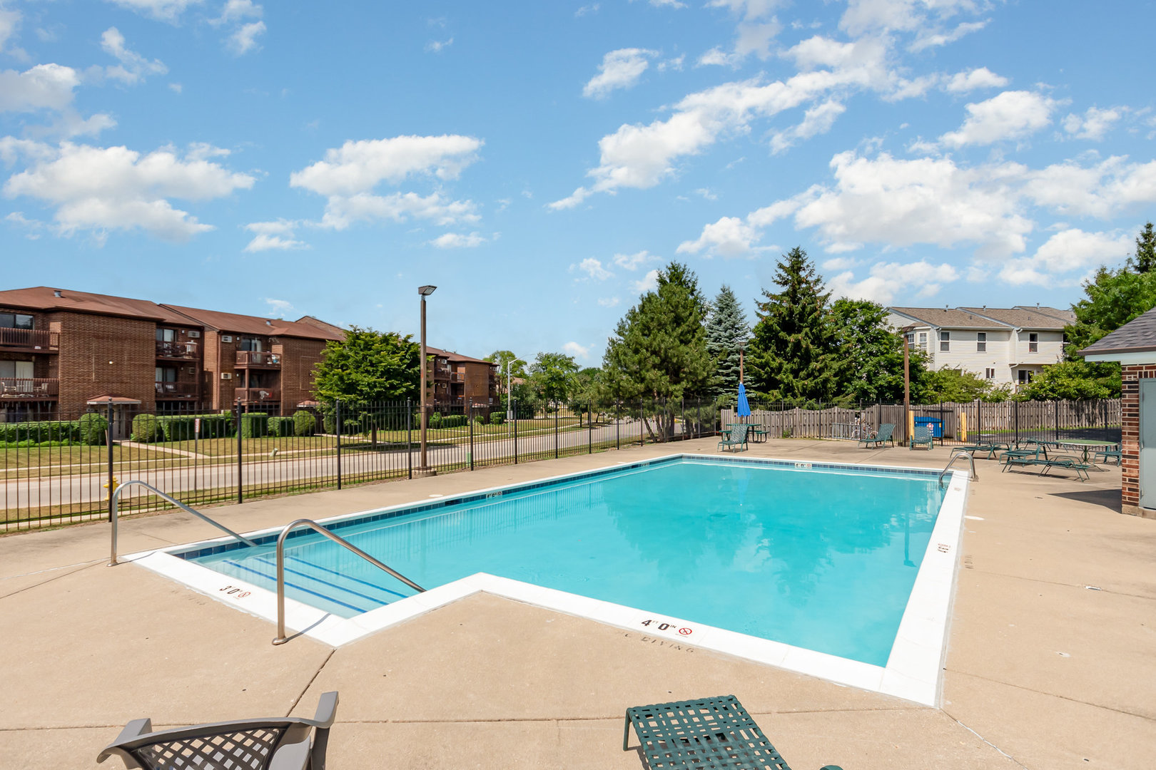 1002 Spruce Street #1B, Glendale Heights, IL 60139