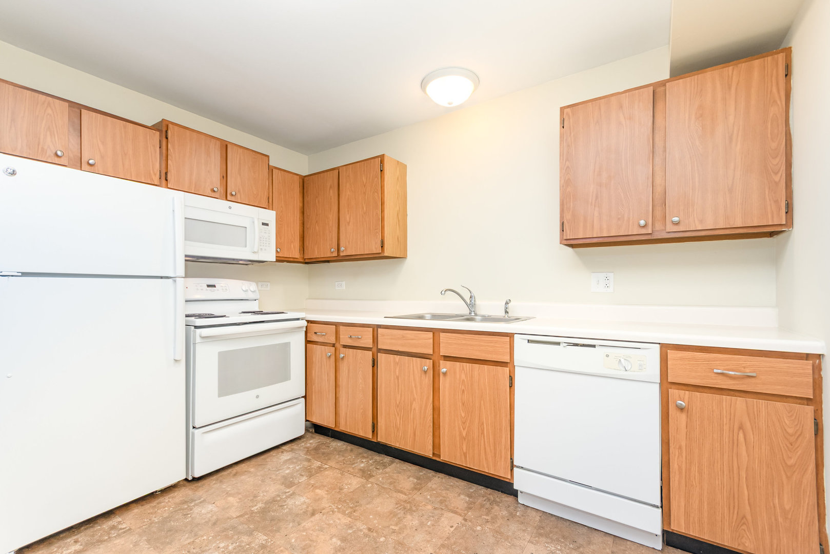 1002 Spruce Street #1B, Glendale Heights, IL 60139