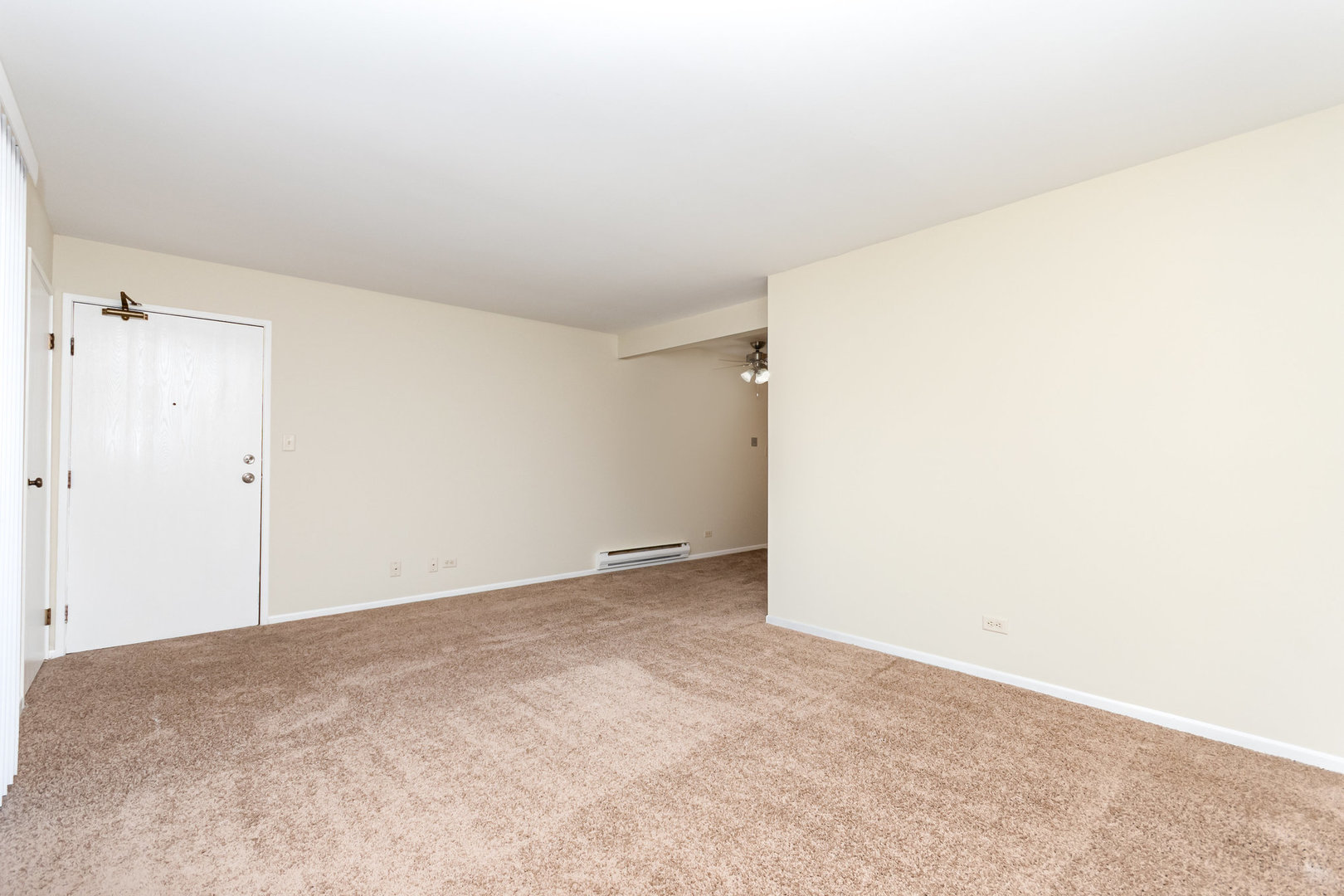 1002 Spruce Street #1B, Glendale Heights, IL 60139