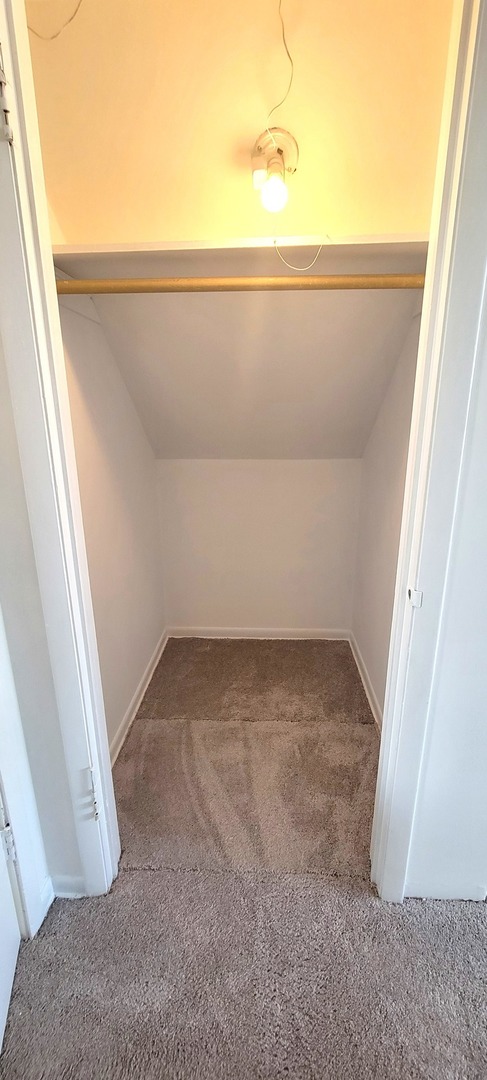 9236 Stanford Drive, Bridgeview, IL 60455