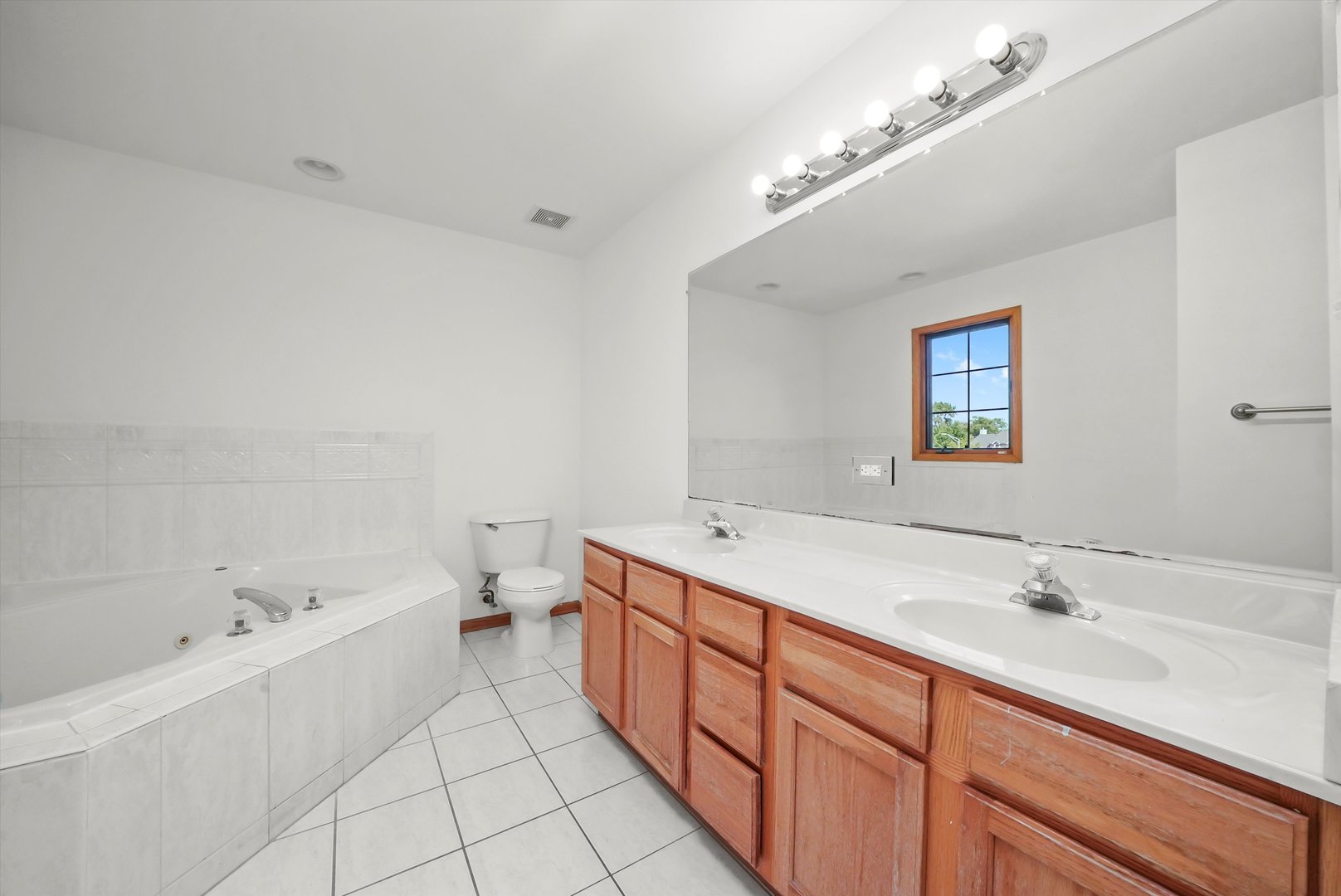 18641 Loras Court, Country Club Hills, IL 60478