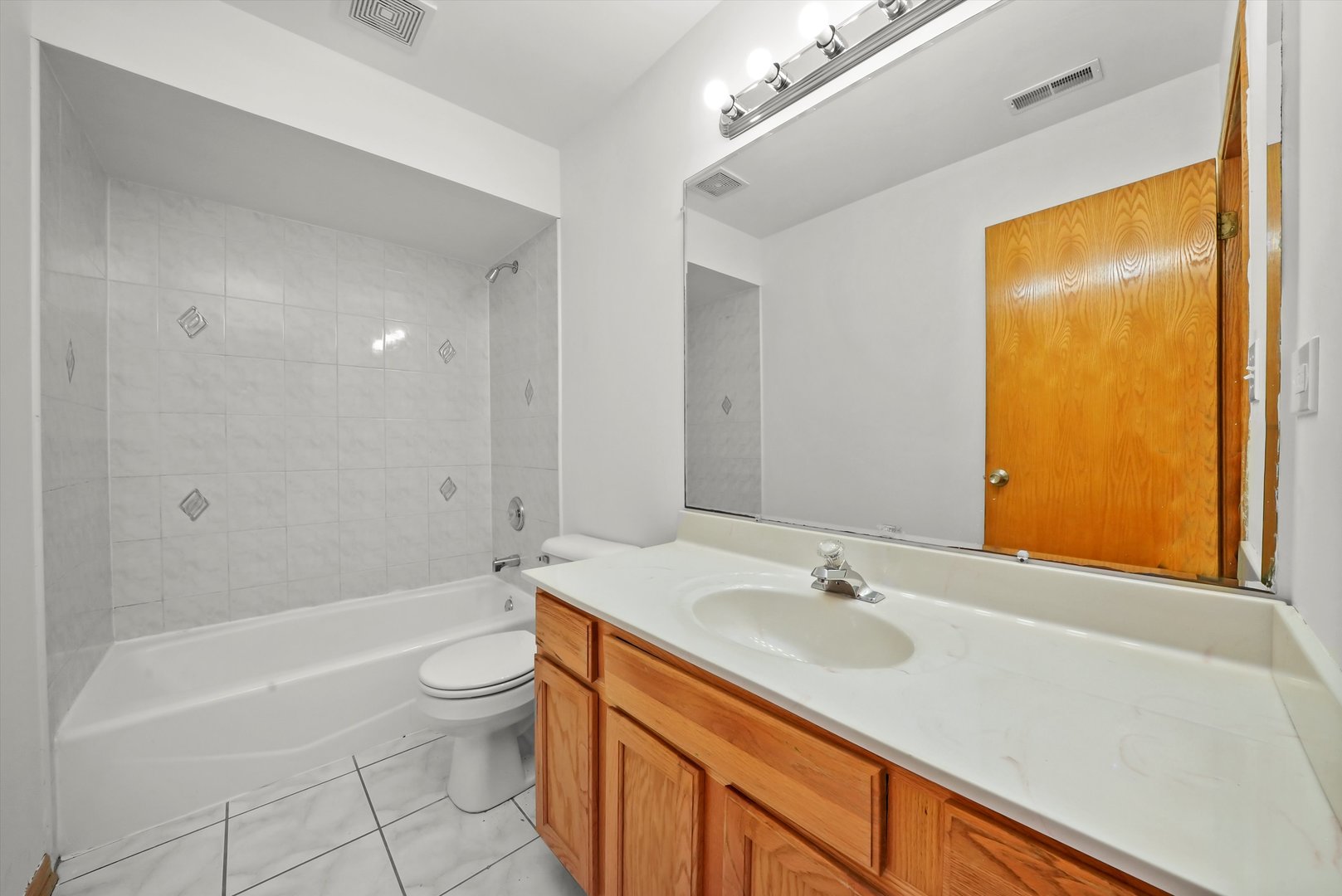 18641 Loras Court, Country Club Hills, IL 60478