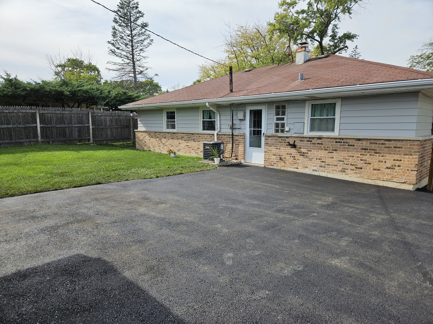 115 Shabbona Drive, Park Forest, IL 60466