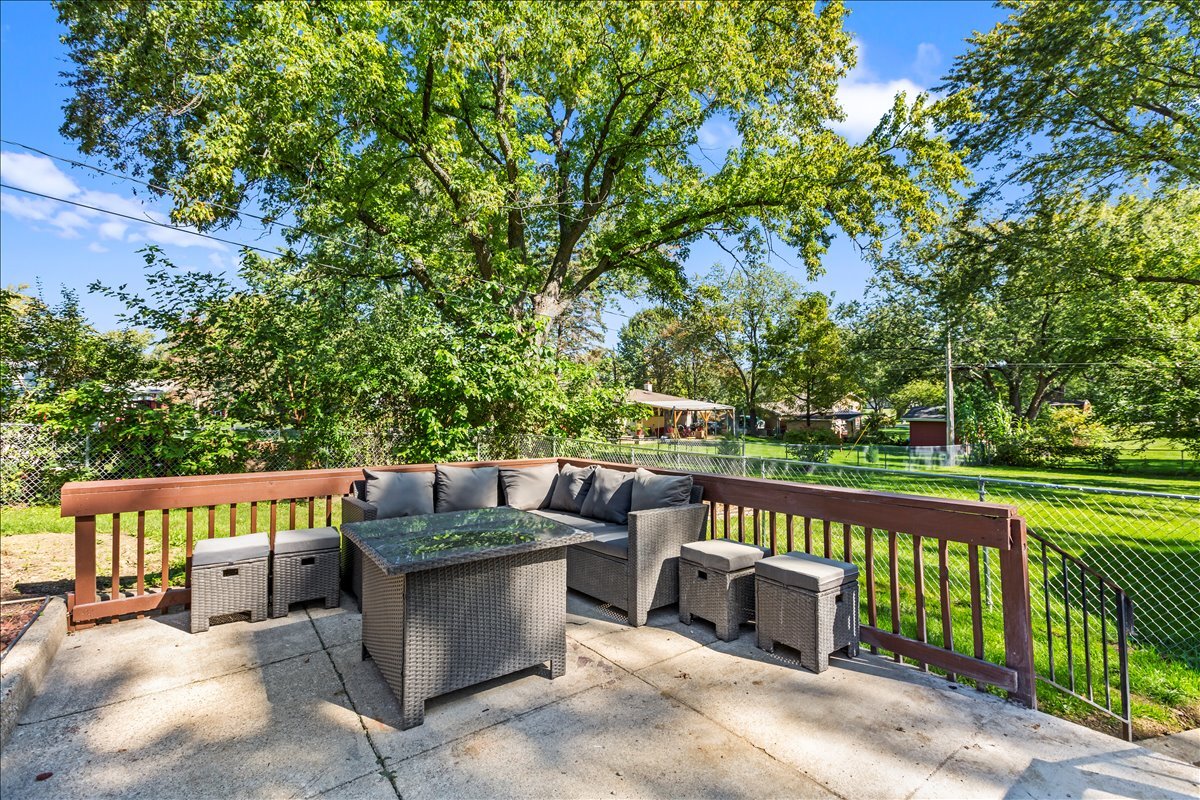 2N361 Diane Avenue, Glen Ellyn, IL 60137