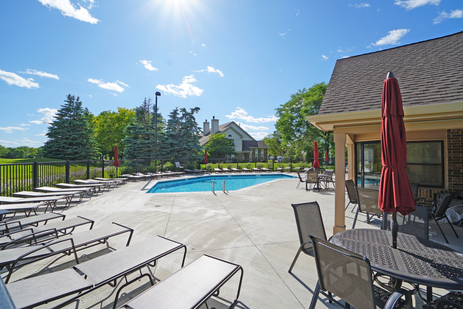 105 Willow Parkway #105, Buffalo Grove, IL 60089