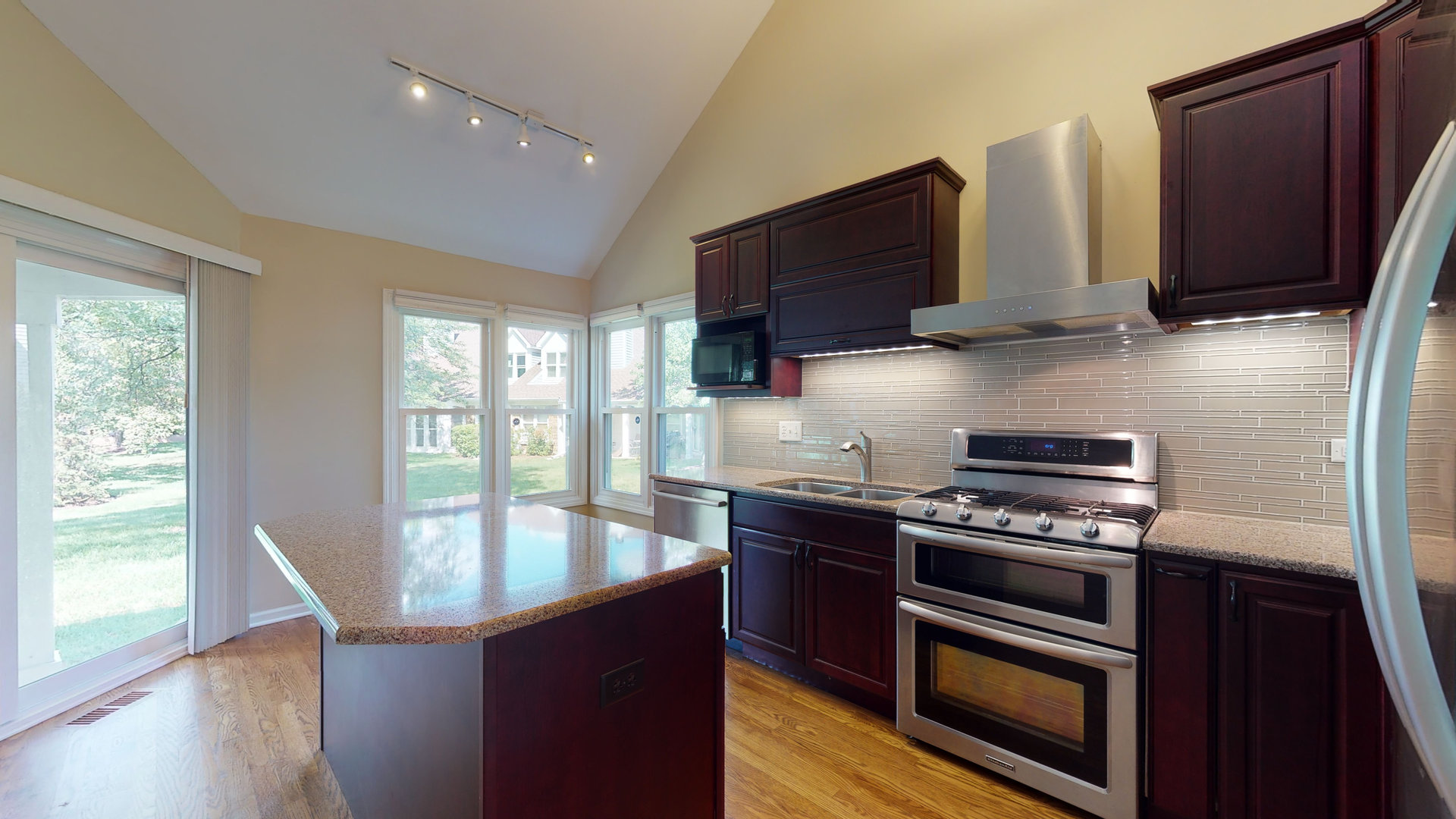 105 Willow Parkway #105, Buffalo Grove, IL 60089
