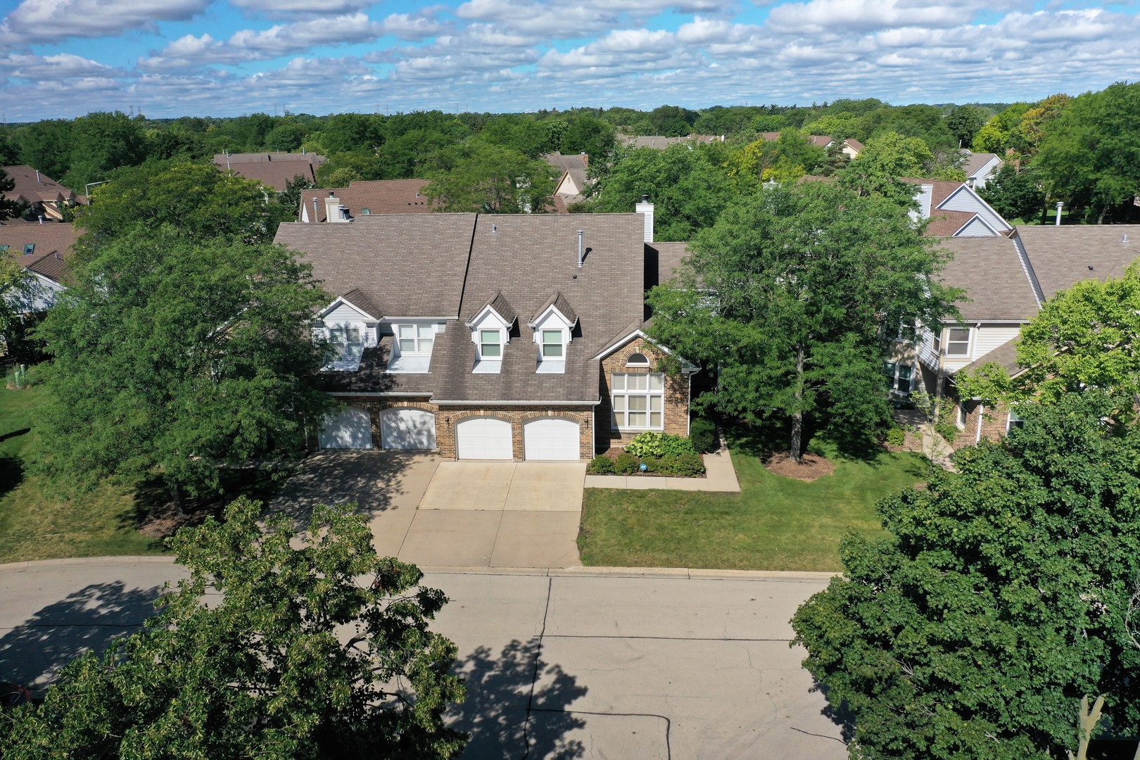 105 Willow Parkway #105, Buffalo Grove, IL 60089