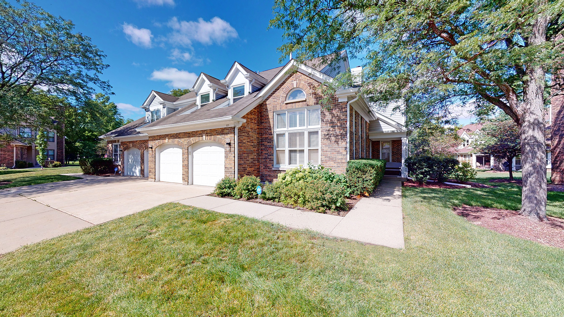 105 Willow Parkway #105, Buffalo Grove, IL 60089