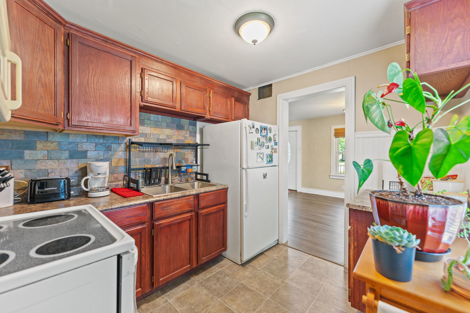 901 E Babcock Avenue, Addison, IL 60101