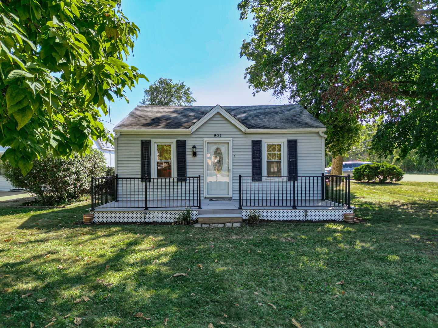 901 E Babcock Avenue, Addison, IL 60101