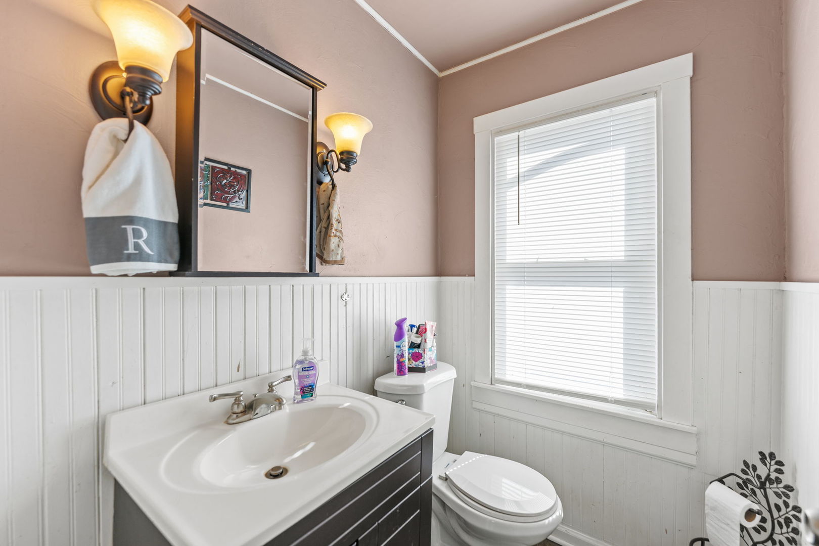 901 E Babcock Avenue, Addison, IL 60101