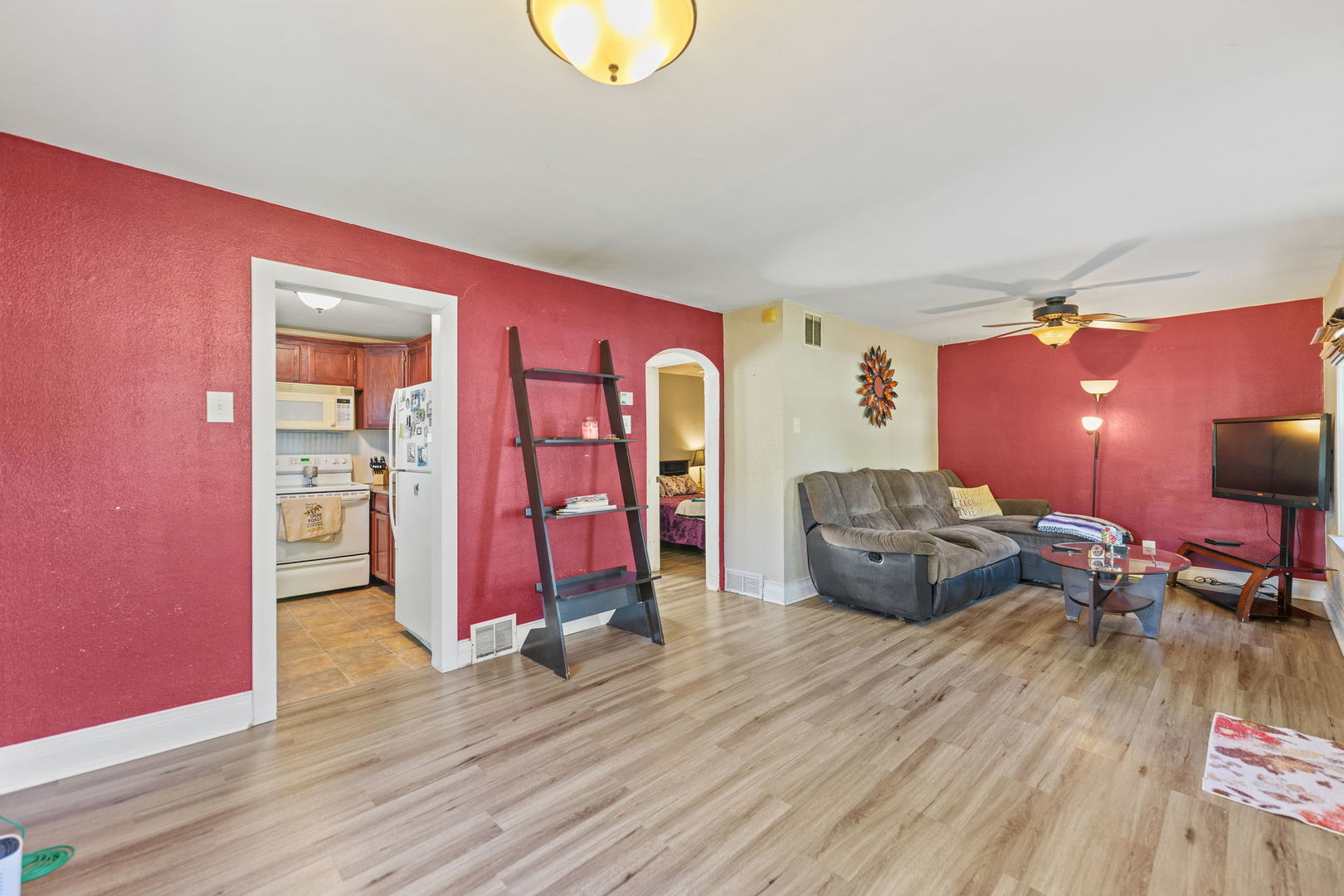 901 E Babcock Avenue, Addison, IL 60101