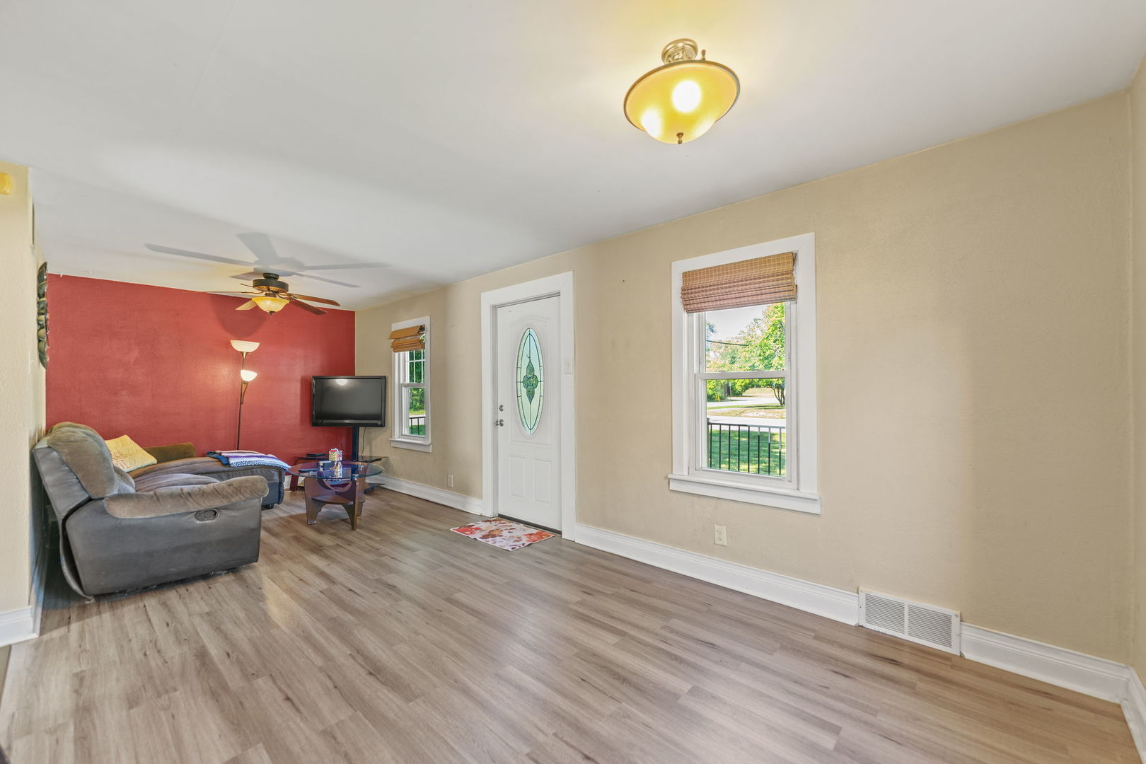 901 E Babcock Avenue, Addison, IL 60101