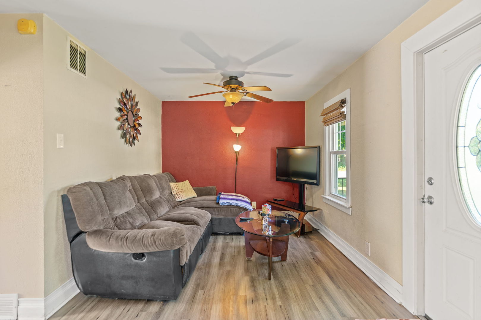 901 E Babcock Avenue, Addison, IL 60101
