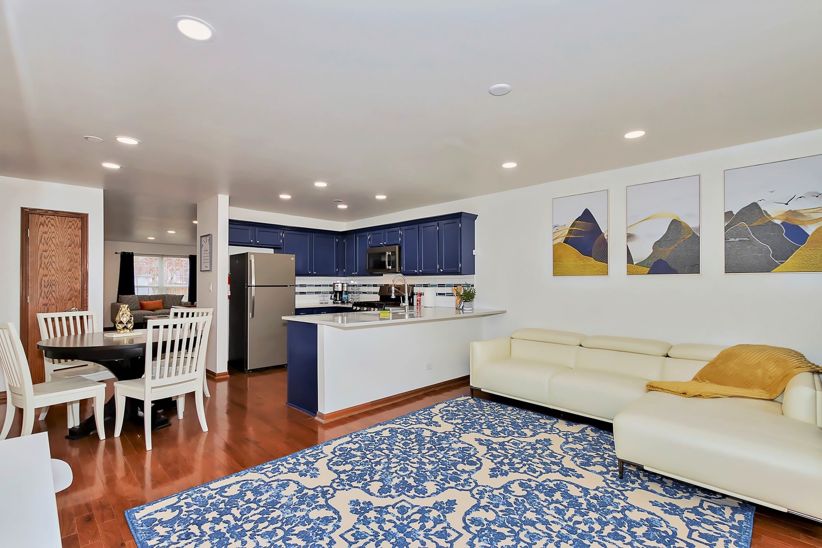 2355 Masters Lane, Round Lake Beach, IL 60073