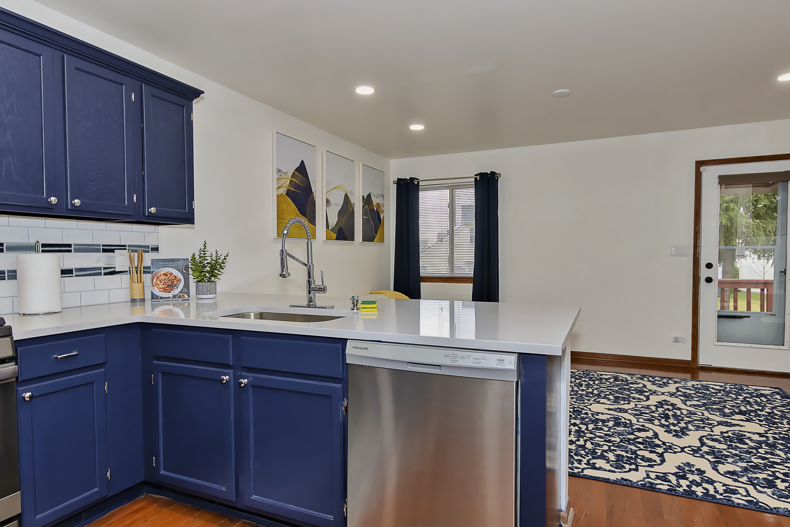 2355 Masters Lane, Round Lake Beach, IL 60073