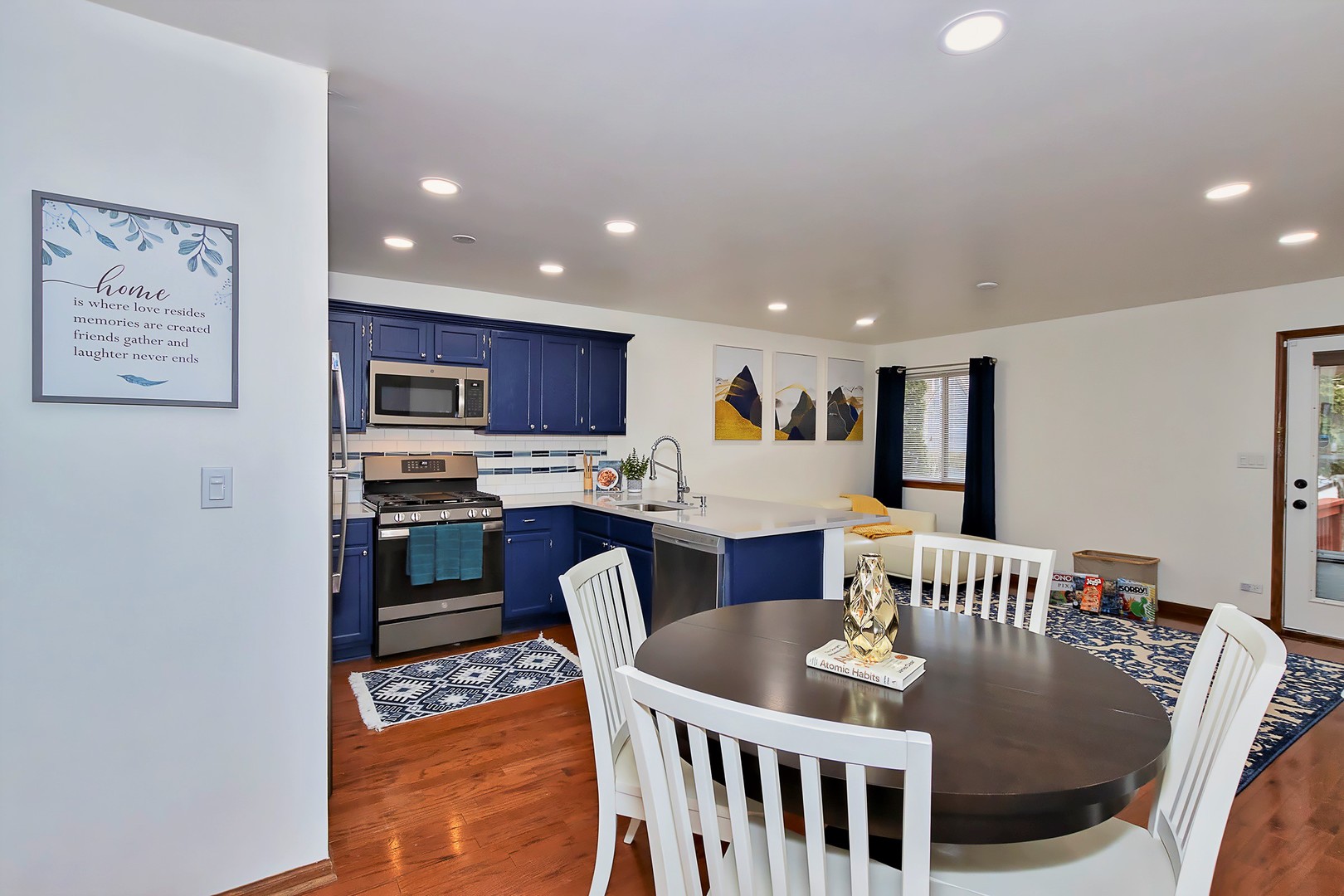 2355 Masters Lane, Round Lake Beach, IL 60073