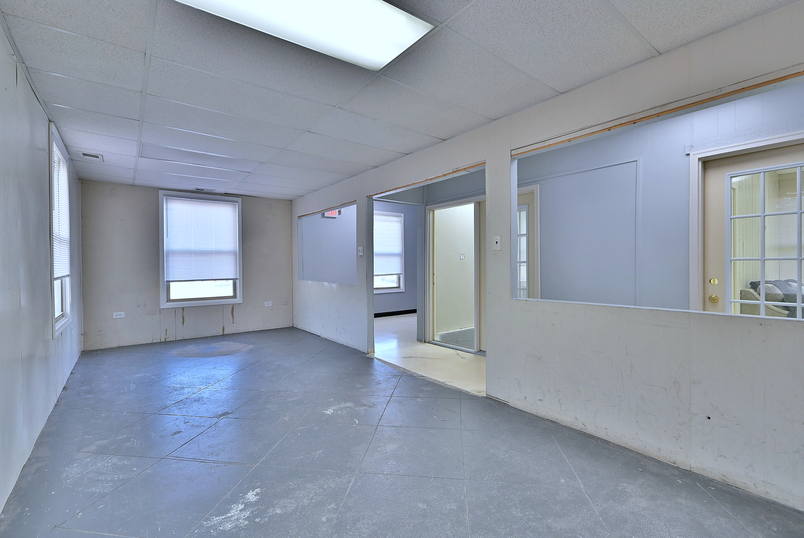 515 LUNT Avenue, Schaumburg, IL 60193