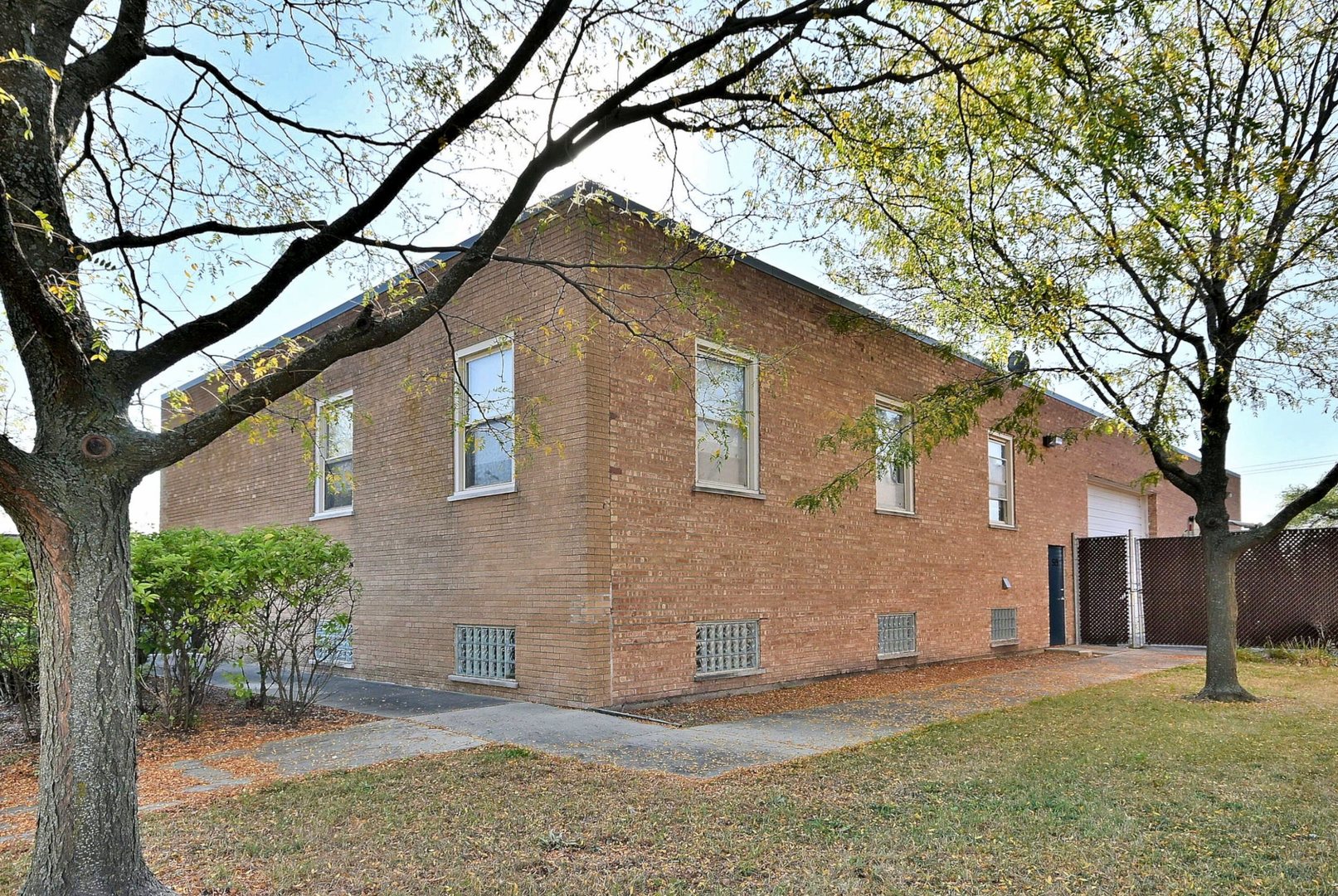 515 LUNT Avenue, Schaumburg, IL 60193