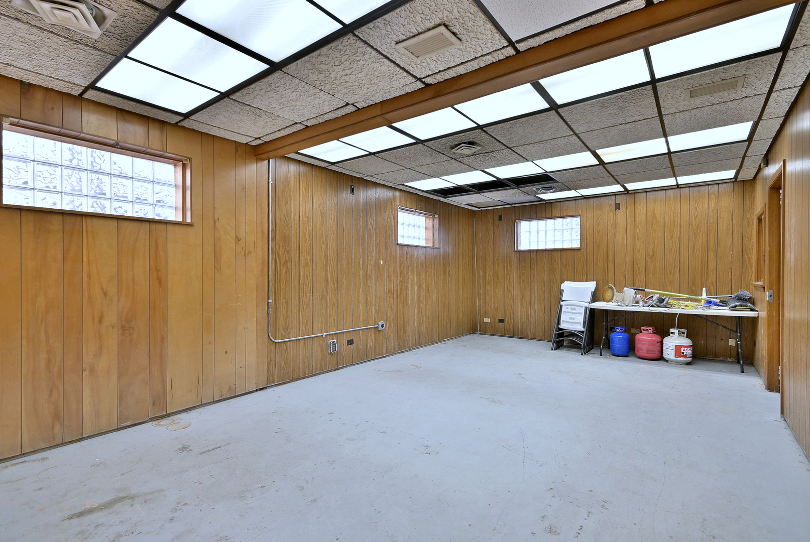 515 LUNT Avenue, Schaumburg, IL 60193