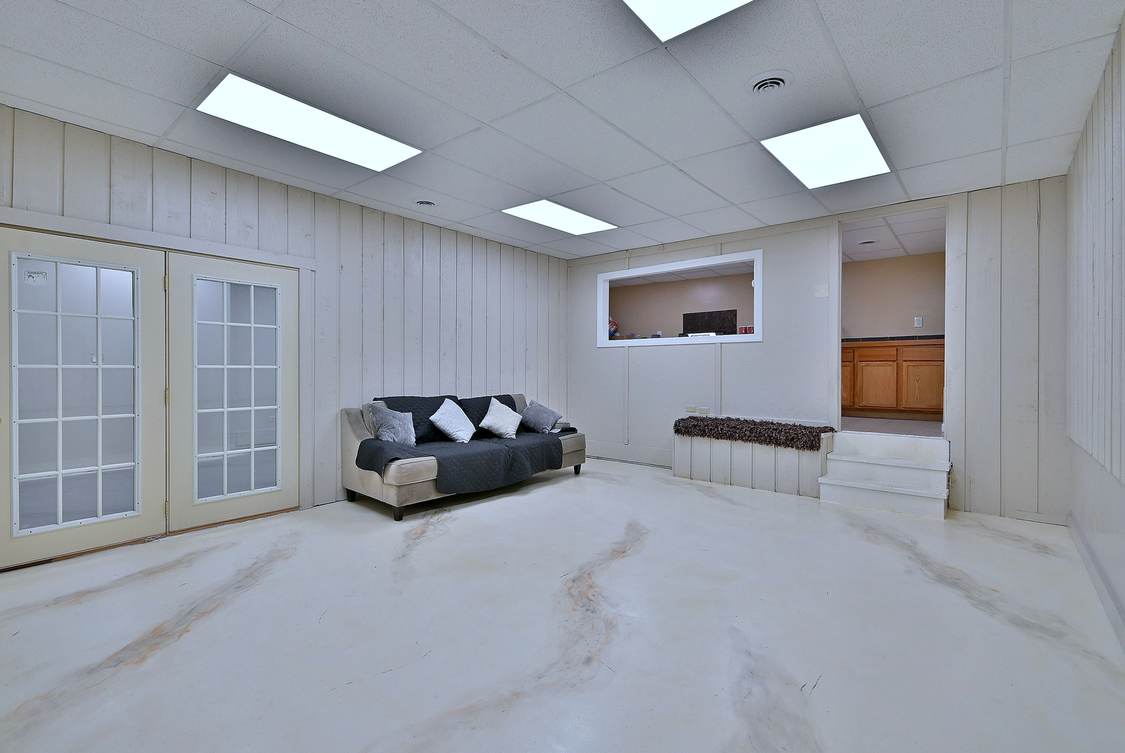 515 LUNT Avenue, Schaumburg, IL 60193