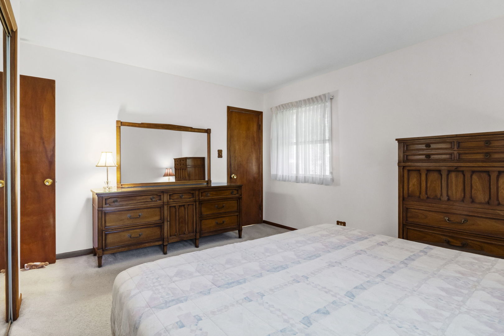 1194 Cedar Lane, Elk Grove Village, IL 60007