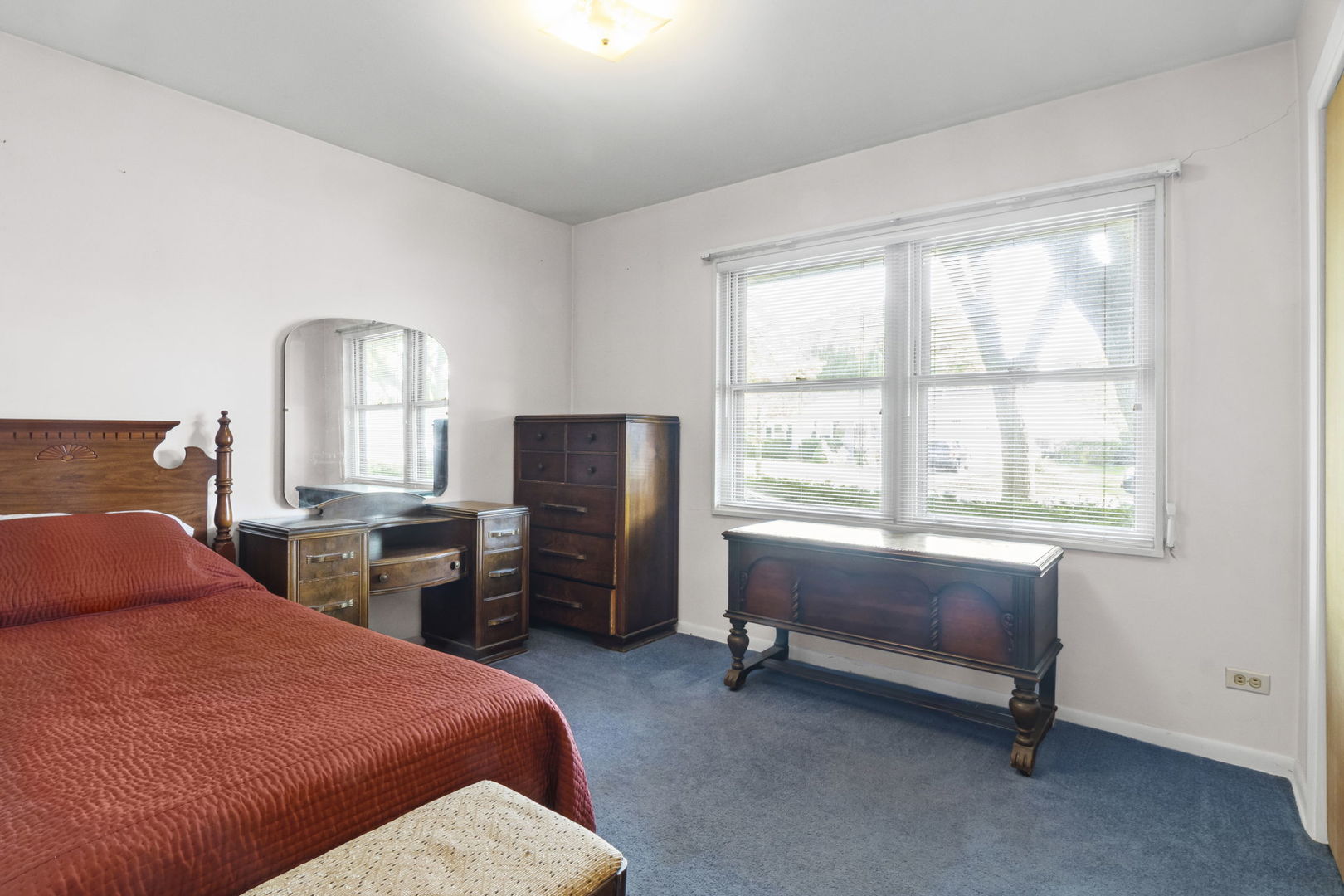 1194 Cedar Lane, Elk Grove Village, IL 60007