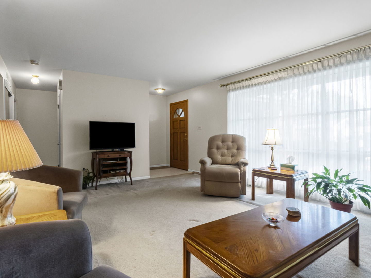 1194 Cedar Lane, Elk Grove Village, IL 60007