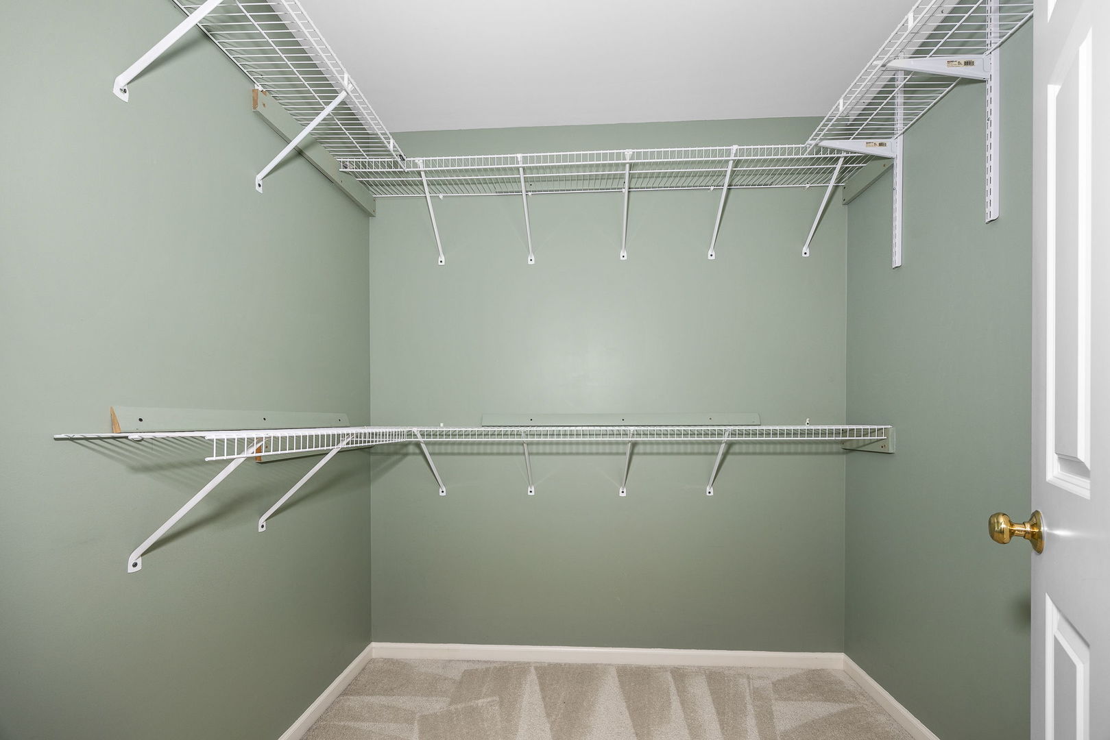 719 Pinecreek Drive, North Aurora, IL 60542