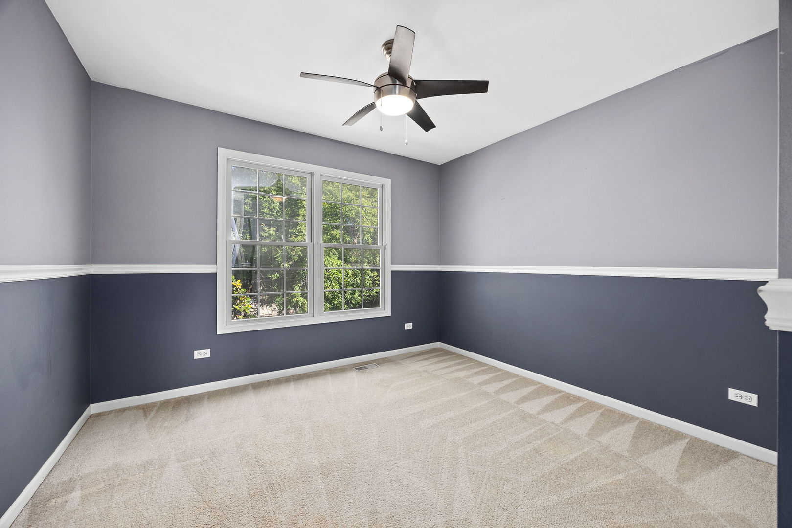 719 Pinecreek Drive, North Aurora, IL 60542