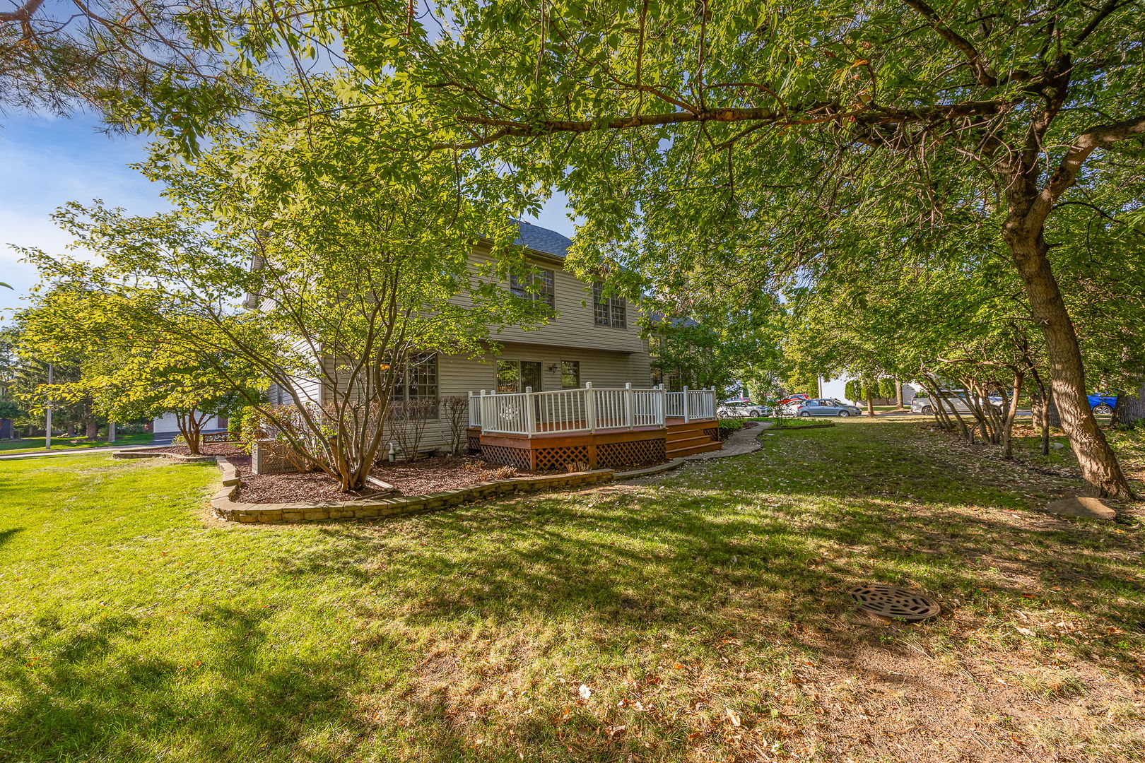 719 Pinecreek Drive, North Aurora, IL 60542