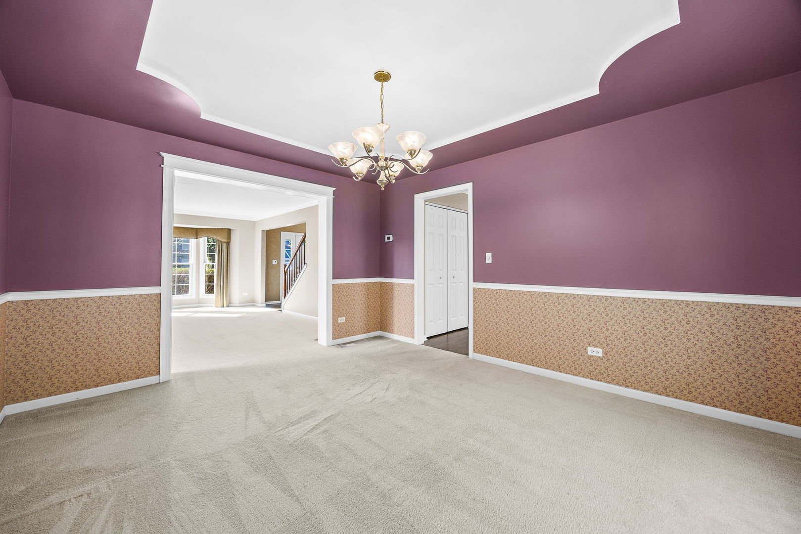 719 Pinecreek Drive, North Aurora, IL 60542