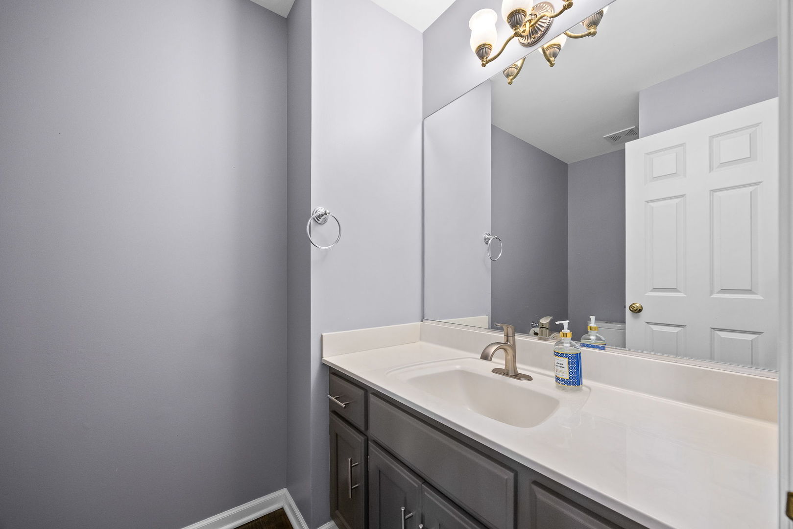 719 Pinecreek Drive, North Aurora, IL 60542