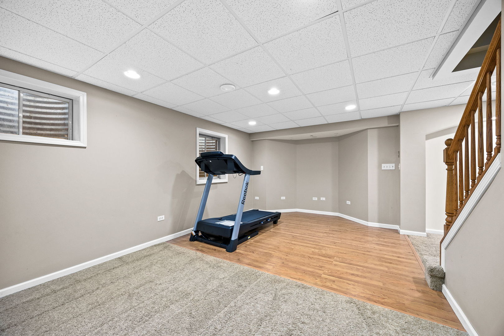 719 Pinecreek Drive, North Aurora, IL 60542