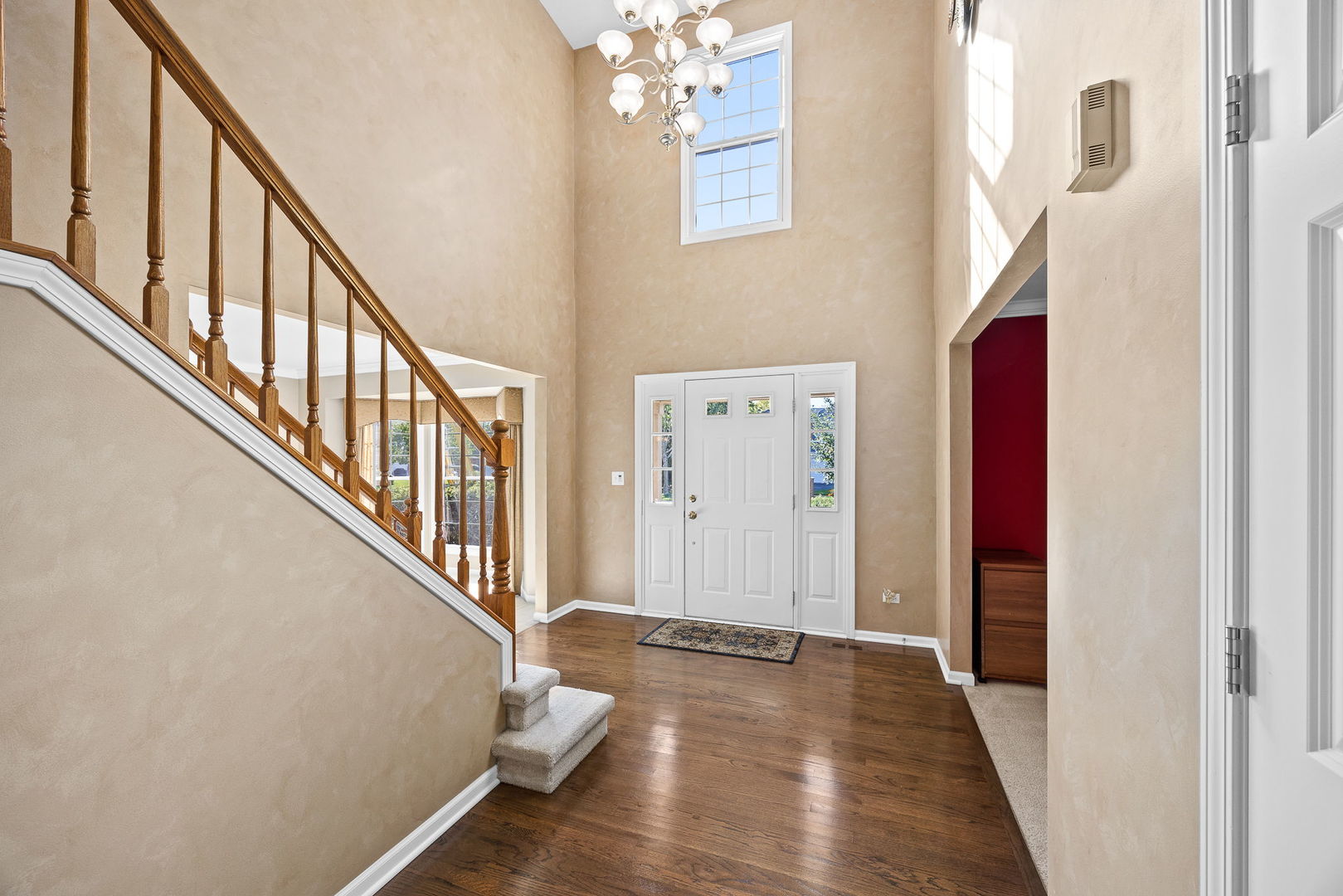 719 Pinecreek Drive, North Aurora, IL 60542