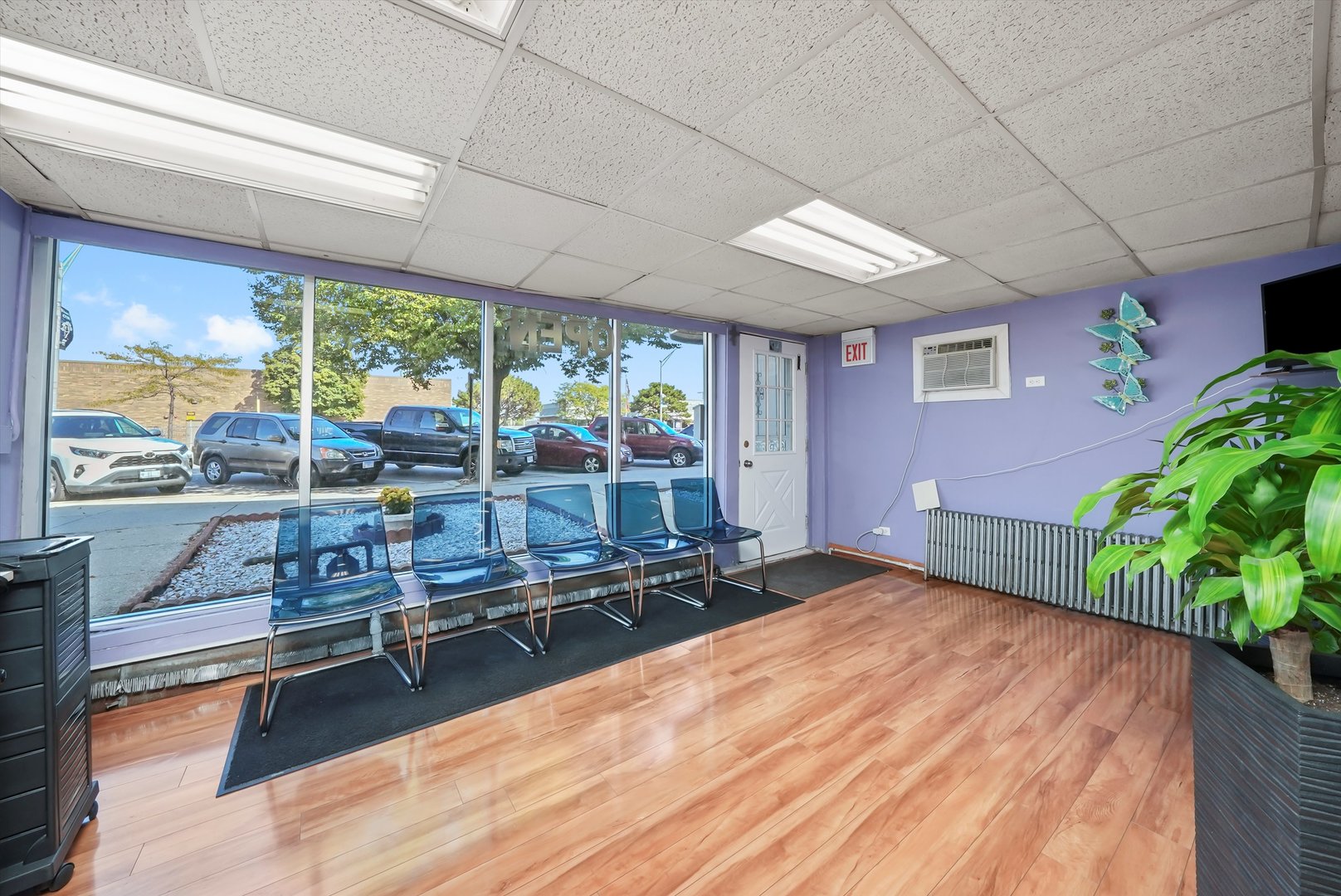 5507 W Cermak Road, Cicero, IL 60804