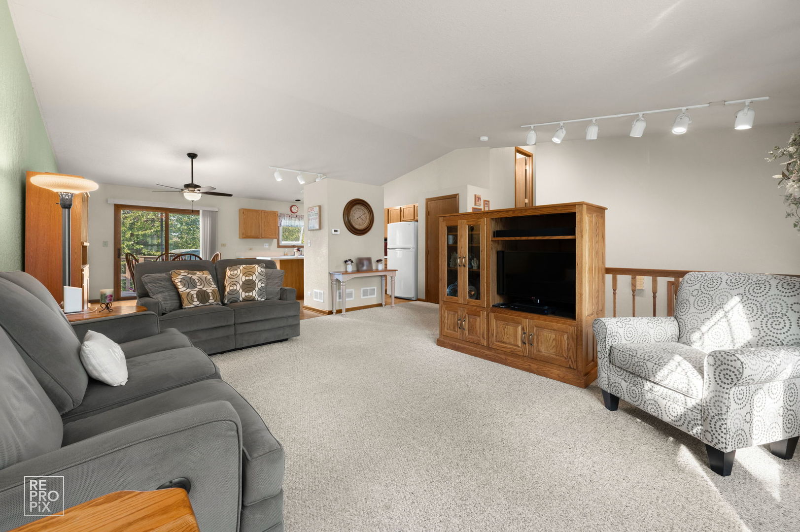 1624 Estes Avenue, Des Plaines, IL 60018