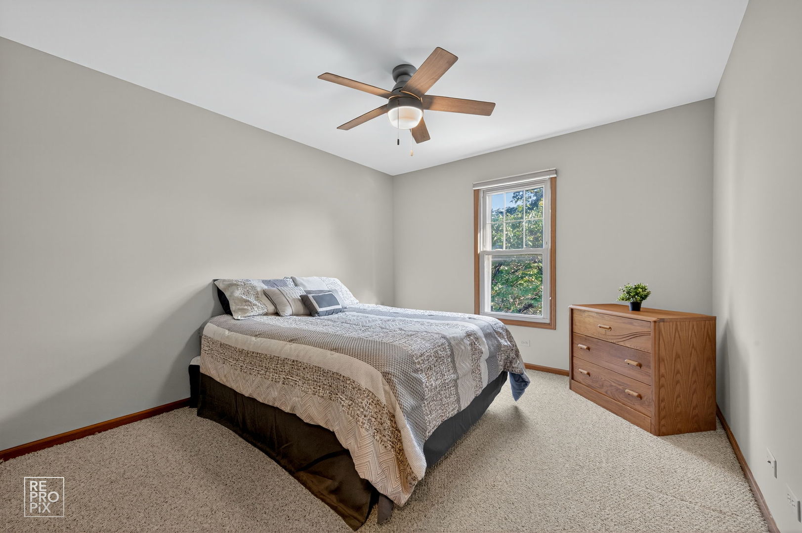 1624 Estes Avenue, Des Plaines, IL 60018