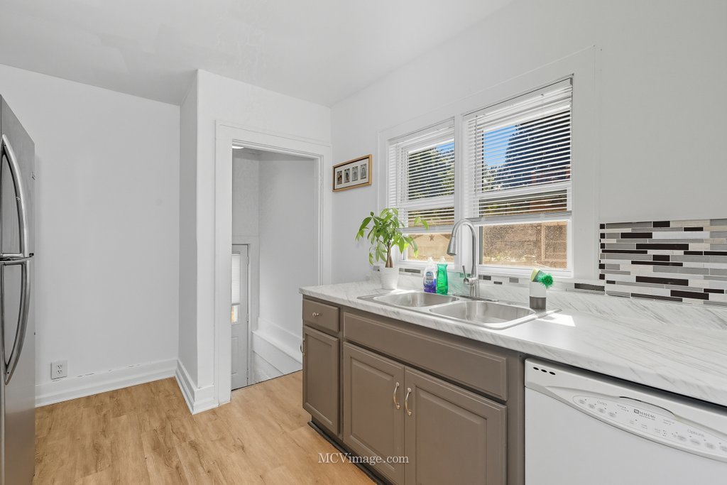 164 S Calumet Avenue, Aurora, IL 60506