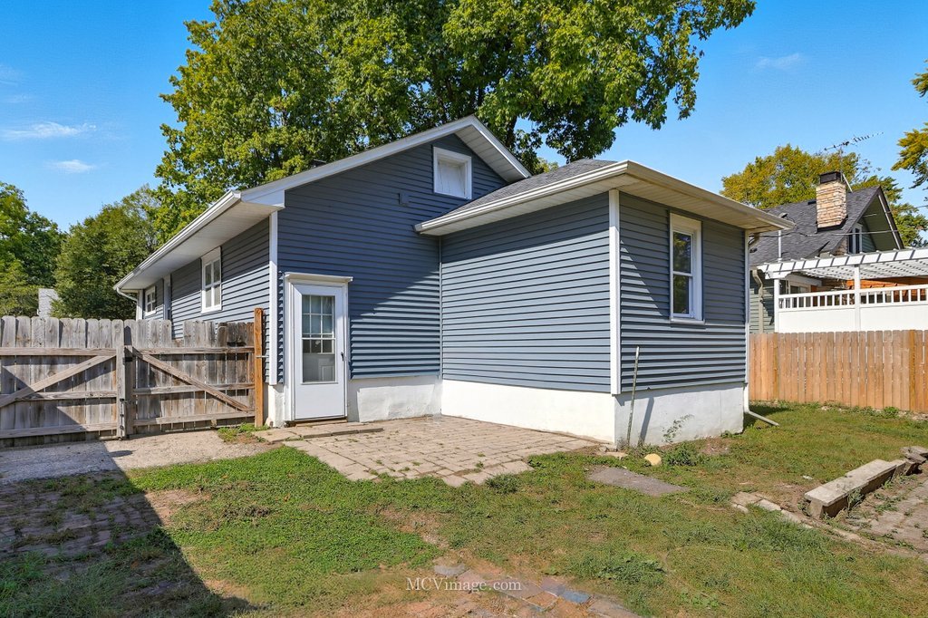 164 S Calumet Avenue, Aurora, IL 60506