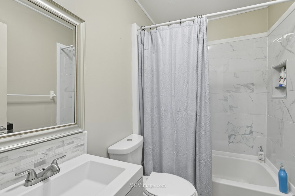 164 S Calumet Avenue, Aurora, IL 60506